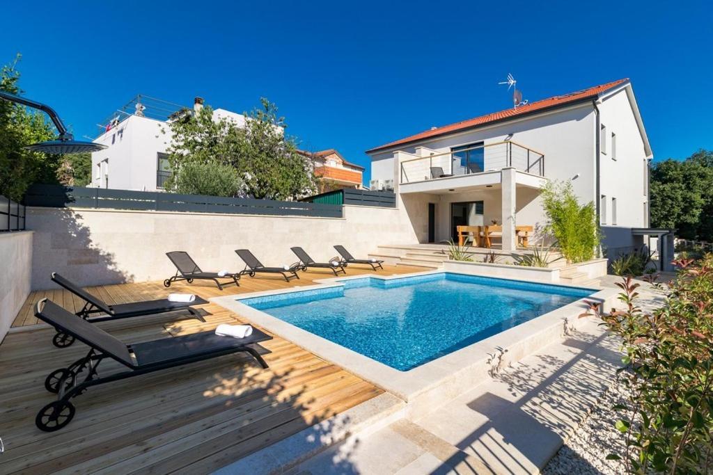 Villa Munat Лижнян Екстер'єр фото