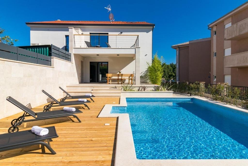 Villa Munat Лижнян Екстер'єр фото